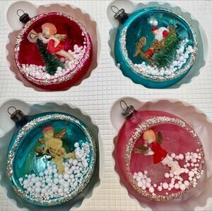 Krebs Set of 4 3D Glass Christmas Ornaments in Original Box
